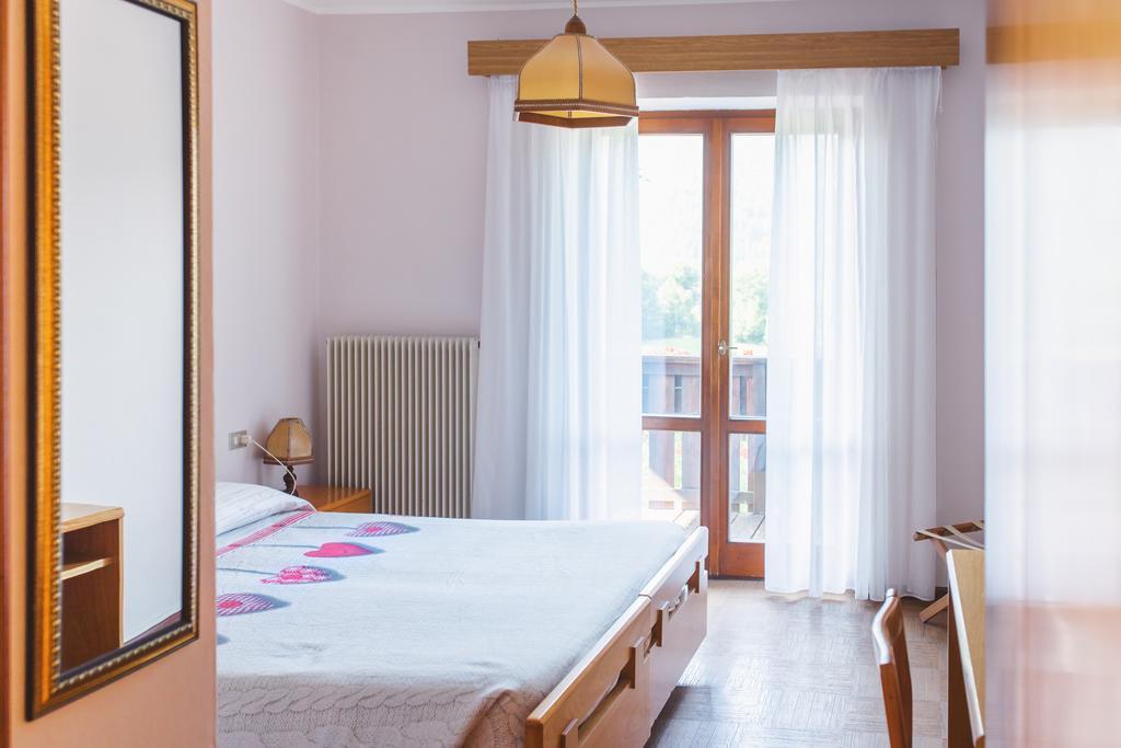 Hotel Mignon Фольгарія Екстер'єр фото
