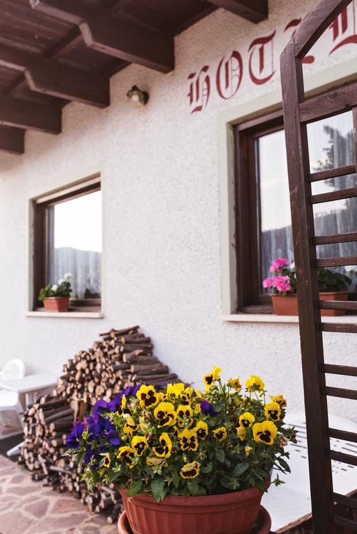 Hotel Mignon Фольгарія Екстер'єр фото